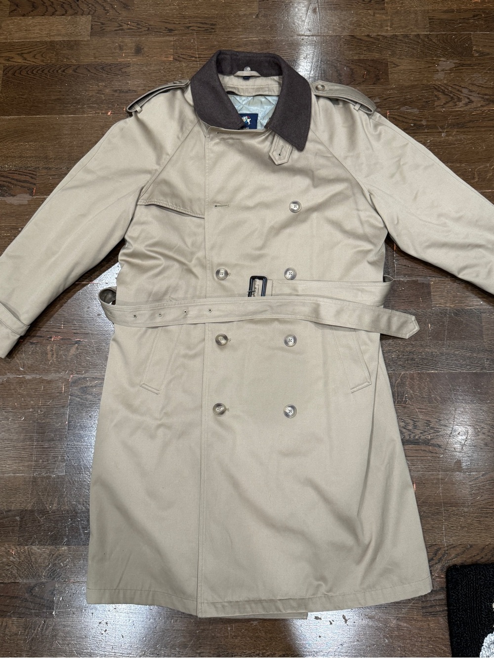 Hart Schaffner Marx Beige Trench Coat with Dark Brown Collar 40r